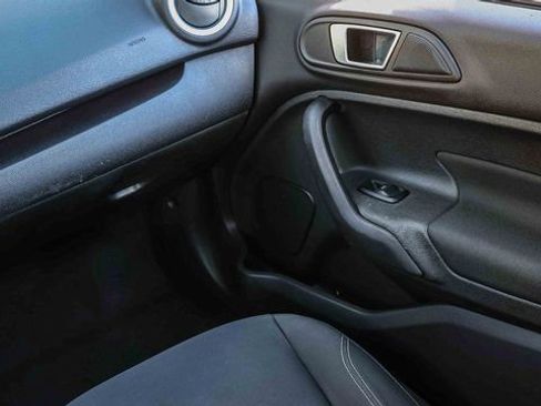 Used 2016 Ford Fiesta SE image 17