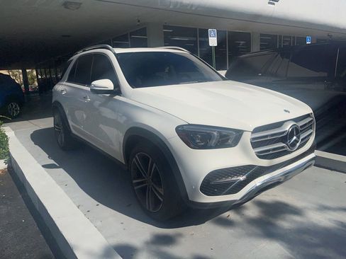 Used 2022 Mercedes-Benz GLE 350 4MATIC w/ Premium Package image 3