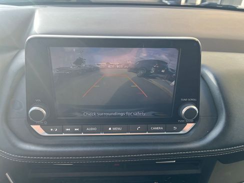 Used 2023 Nissan Rogue S image 23