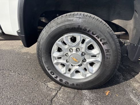 Used 2021 Chevrolet Silverado 3500 LTZ w/ LTZ Convenience Package image 31