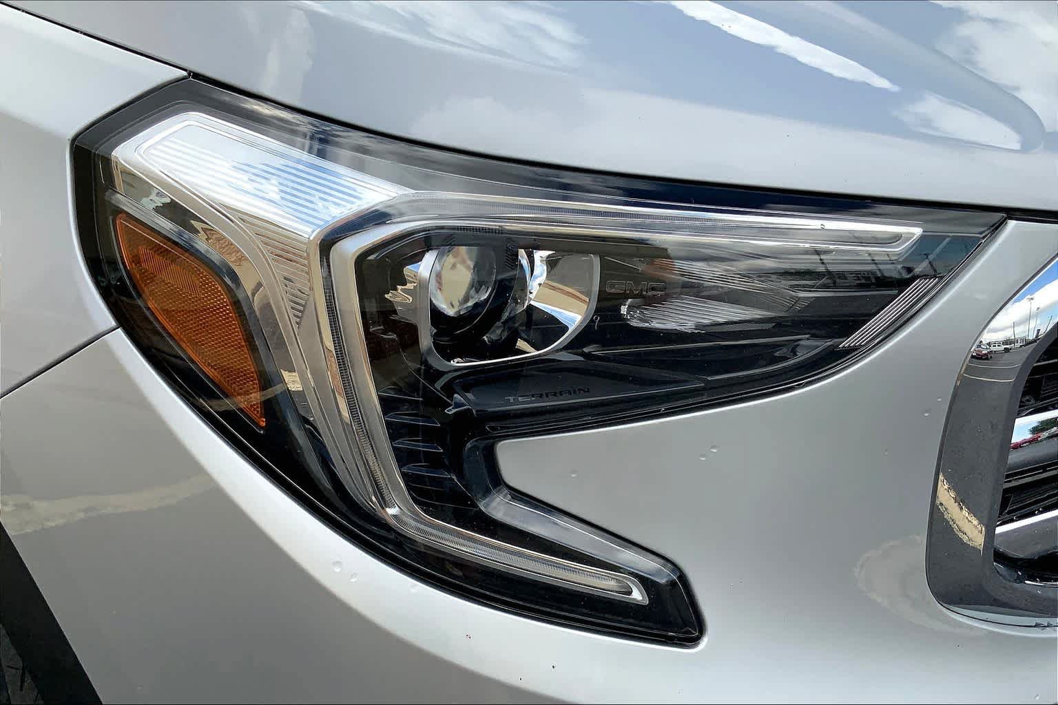 Used 2018 GMC Terrain SLT AWD/4WD image 28