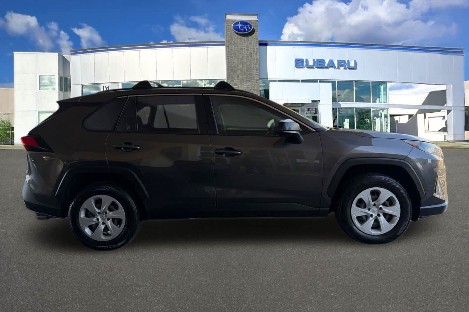 Used 2019 Toyota RAV4 LE FWD image 6