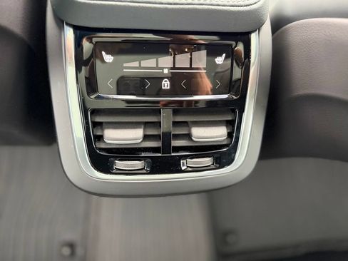 Used 2025 Volvo XC90 B6 Ultra w/ Protection Package AWD/4WD image 35