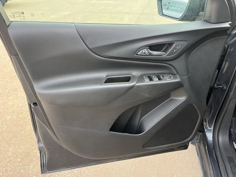 Used 2023 Chevrolet Equinox LT image 10