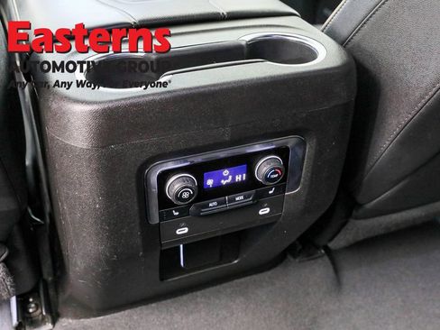 Used 2024 Chevrolet Suburban Premier RWD image 24