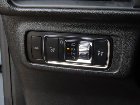 Used 2024 Lincoln Corsair FWD w/ Equipment Group 101A image 25