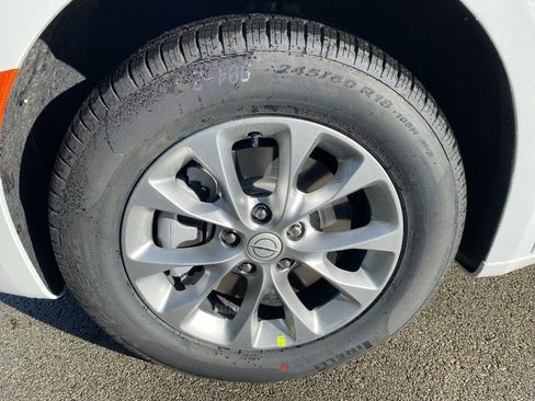 New 2026 Chrysler Pacifica Select image 7