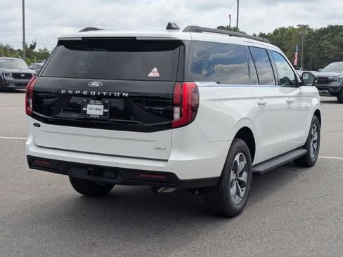 Used 2027 Ford Expedition Max Active RWD image 3
