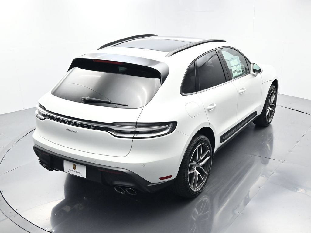 Certified 2026 Porsche Macan AWD/4WD image 39