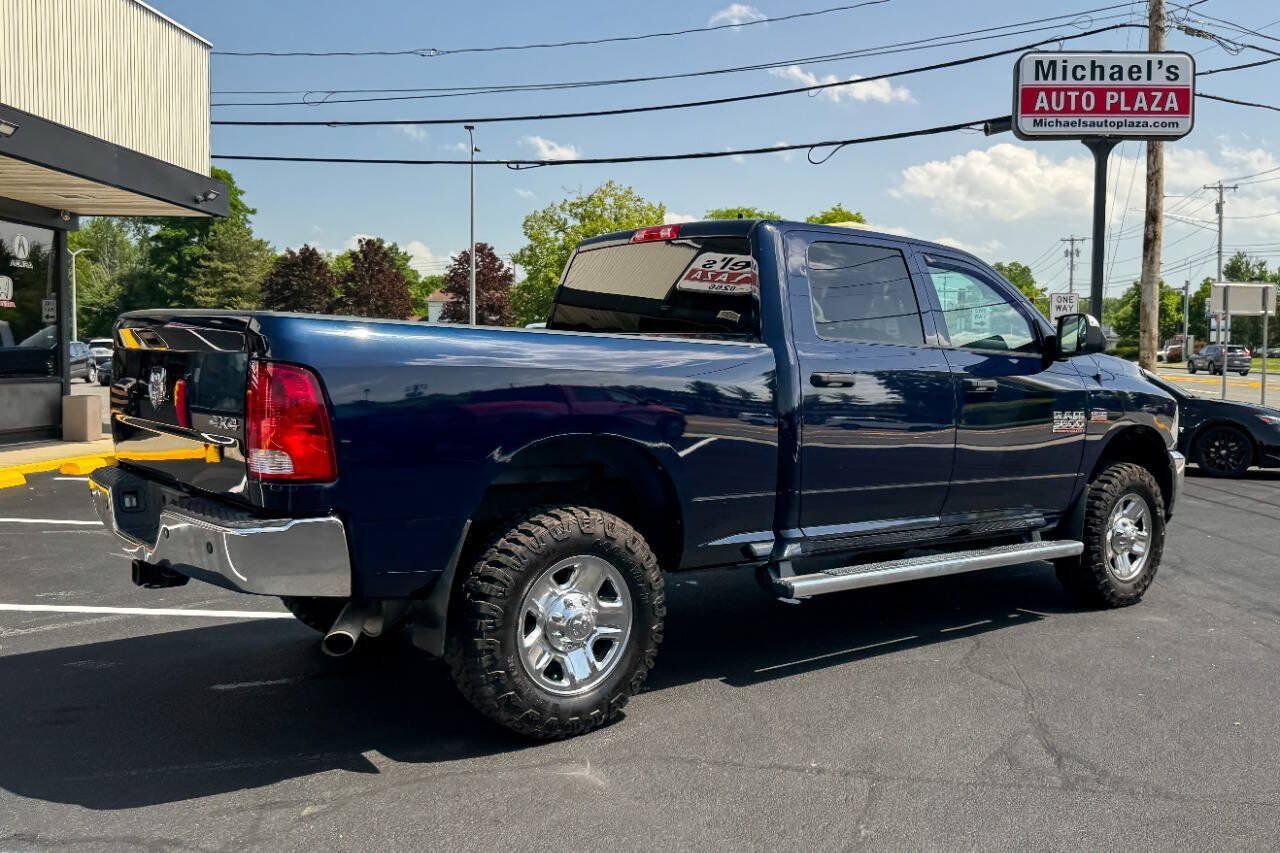 Used 2017 RAM 3500 Tradesman w/ Chrome Appearance Group AWD/4WD image 4