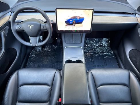 Used 2022 Tesla Model Y Long Range AWD/4WD image 13