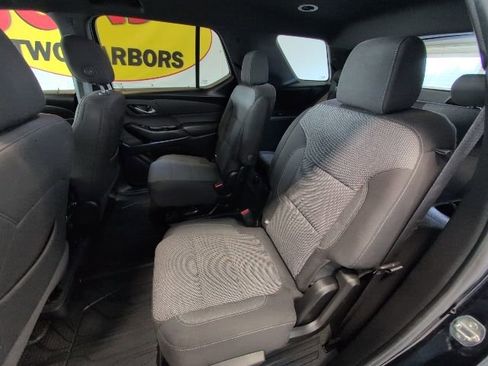 Used 2023 Chevrolet Traverse LT w/ LPO, Floor Liner Package AWD/4WD image 28