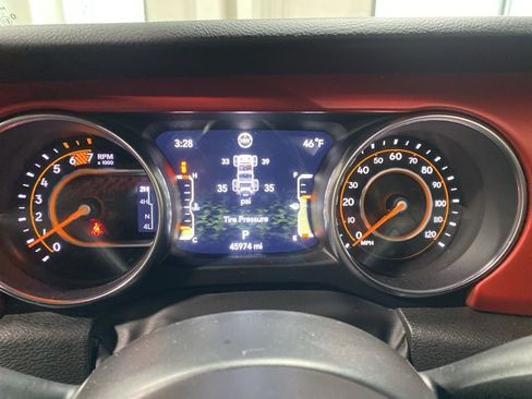 Used 2023 Jeep Wrangler Unlimited Rubicon w/ LED Lighting Group image 19