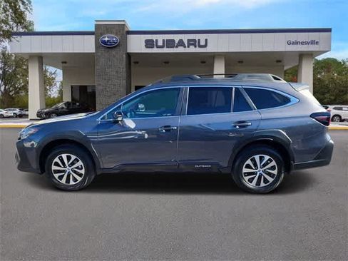 Used 2025 Subaru Outback Premium image 3