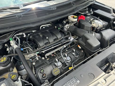 Used 2018 Ford Explorer XLT AWD/4WD image 62
