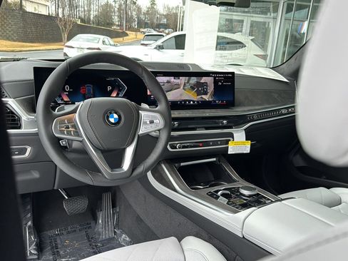 New 2026 BMW X7 xDrive40i w/ Premium Package image 16