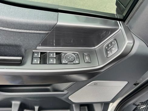 Used 2025 Ford F150 Lariat AWD/4WD image 19