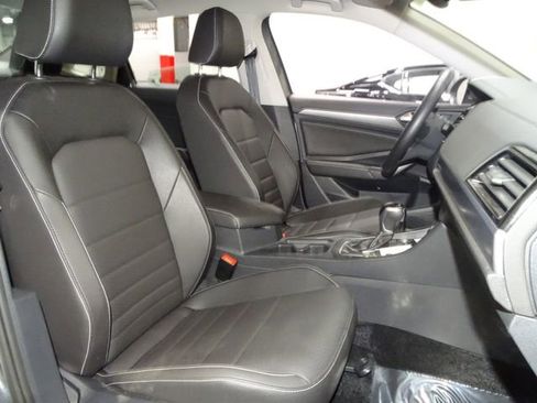 Used 2024 Volkswagen Jetta SE image 12