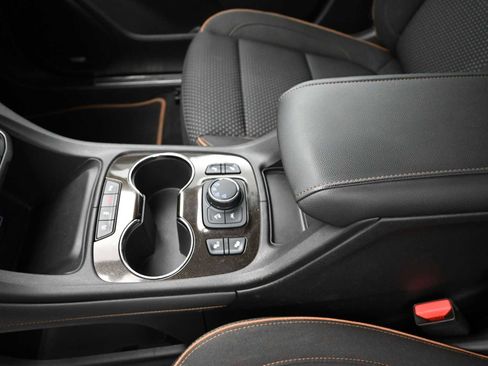 Used 2021 GMC Acadia AT4 image 15