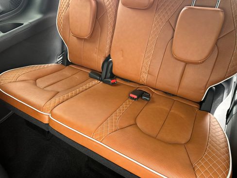 New 2026 Chrysler Pacifica Pinnacle AWD/4WD image 15
