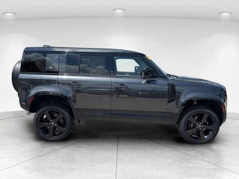 Used 2024 Land Rover Defender 110 V8 AWD/4WD image 8