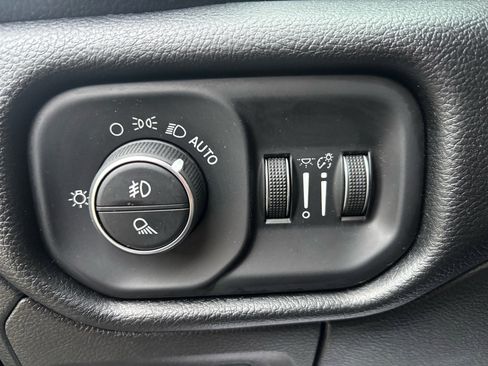 Used 2019 RAM 1500 Big Horn image 16