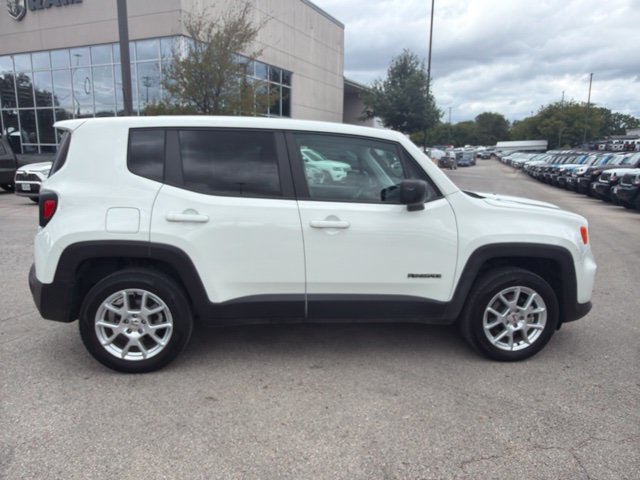Used 2023 Jeep Renegade Latitude AWD/4WD image 6