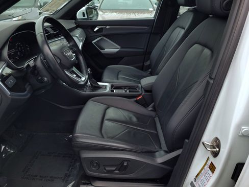 Used 2024 Audi Q3 2.0T Premium image 16