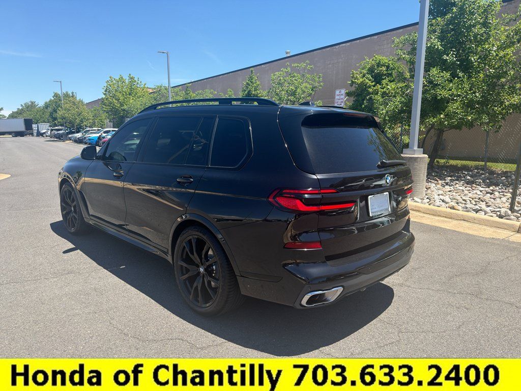 Used 2023 BMW X7 xDrive40i w/ M Sport Package AWD/4WD image 5