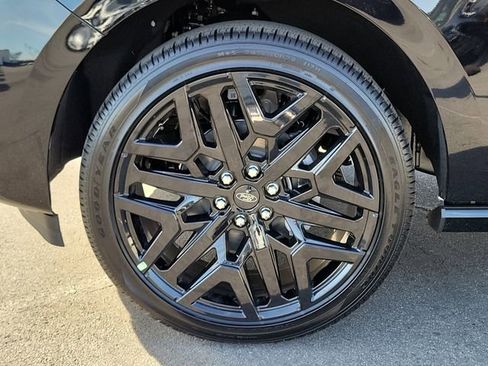 New 2026 Ford Expedition Platinum w/ Stealth Performance Package image 25