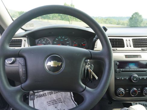 Used 2015 Chevrolet Impala Police FWD image 25