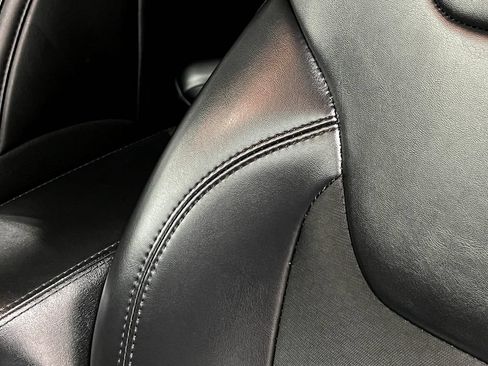 Used 2019 Jeep Cherokee Latitude Plus FWD image 17