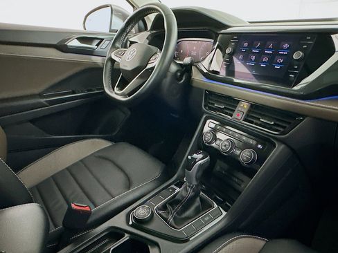 Used 2022 Volkswagen Taos SEL w/ Panoramic Sunroof Package image 29