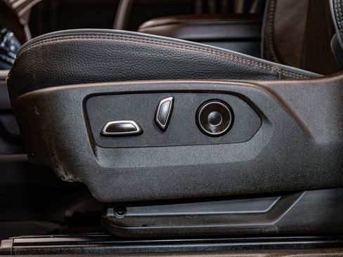 Used 2025 GMC Sierra 2500 Denali w/ Denali Reserve Package image 24