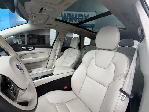 Used 2023 Volvo XC60 B5 Plus AWD/4WD image 10