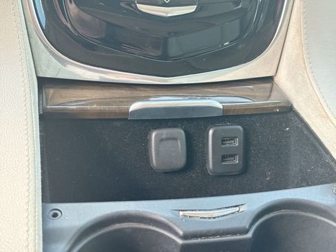 Used 2018 Cadillac Escalade ESV Luxury RWD image 37