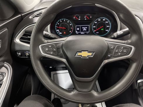 Used 2022 Chevrolet Malibu LT image 30
