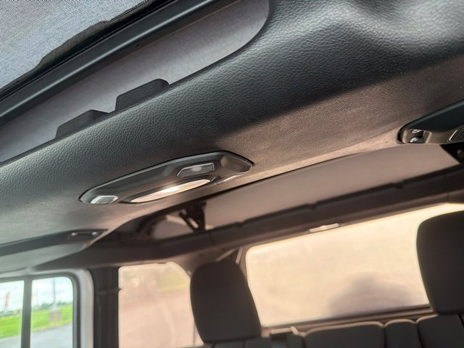 Used 2018 Jeep Wrangler Unlimited Sport S AWD/4WD image 19