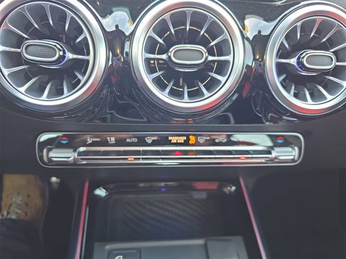 Certified 2022 Mercedes-Benz GLA 35 AMG 4MATIC image 24