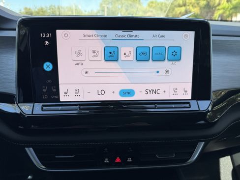 New 2026 Volkswagen Atlas Cross Sport SE image 24