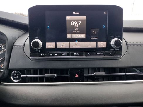 Used 2022 Mitsubishi Outlander ES image 3