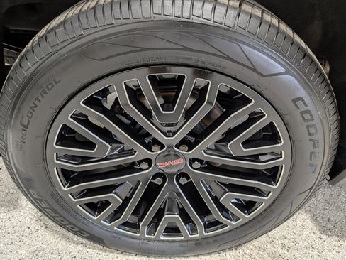 Used 2020 GMC Sierra 1500 SLT w/ SLT Premium Plus Package image 14