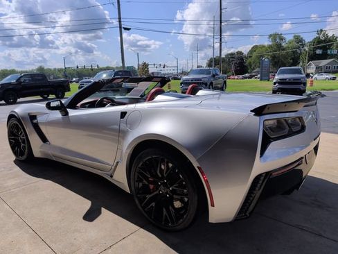 Used 2016 Chevrolet Corvette Z06 w/ 3LZ Preferred Equipment Group RWD image 7
