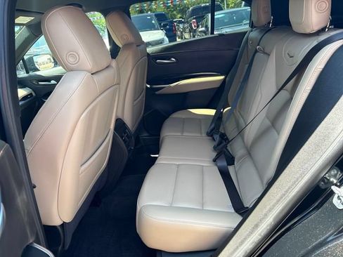 Used 2024 Cadillac XT4 Luxury w/ LPO, Floor Liner Package AWD/4WD image 19