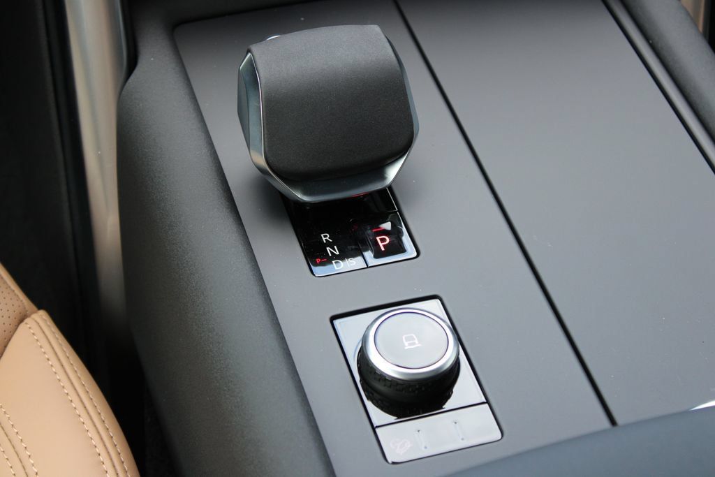 New 2026 Land Rover Discovery Dynamic SE AWD/4WD image 16