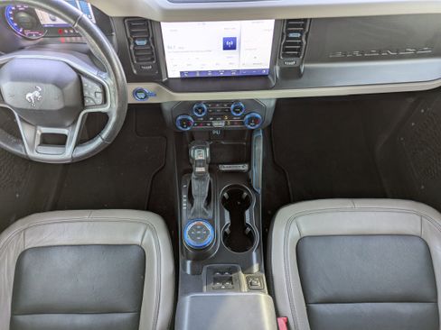 Used 2022 Ford Bronco Wildtrak image 17