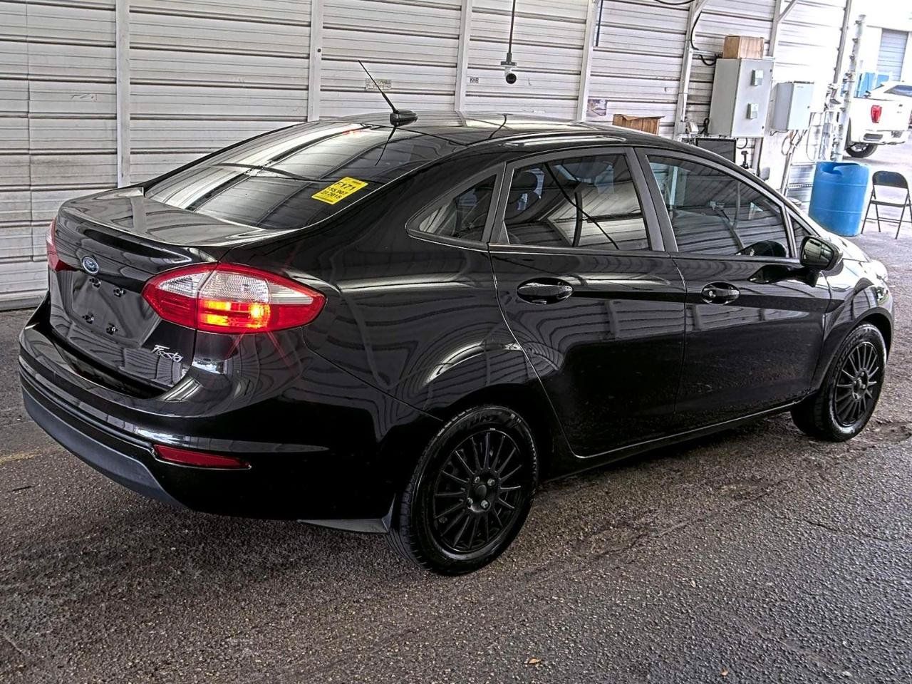 Used 2015 Ford Fiesta S FWD image 3