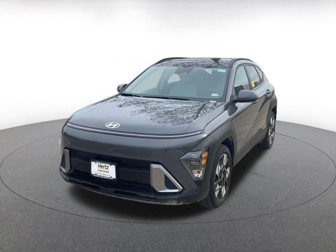 Used 2025 Hyundai Kona SEL image 3