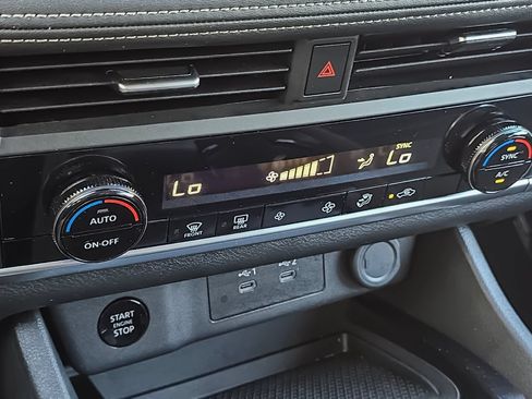 Used 2025 Nissan Rogue SV FWD image 16