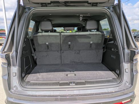 New 2026 Jeep Grand Wagoneer Limited AWD/4WD image 24